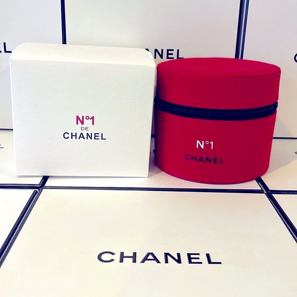 CHANEL N°1 DE CHANEL RED Makeup Case - Picture 8 of 8